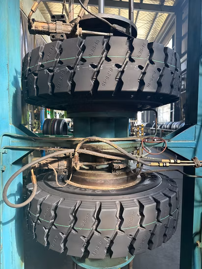 Industrial Forklift Tire 7.00-12, 8.25-12, 2.50-15 Tractor Tire
